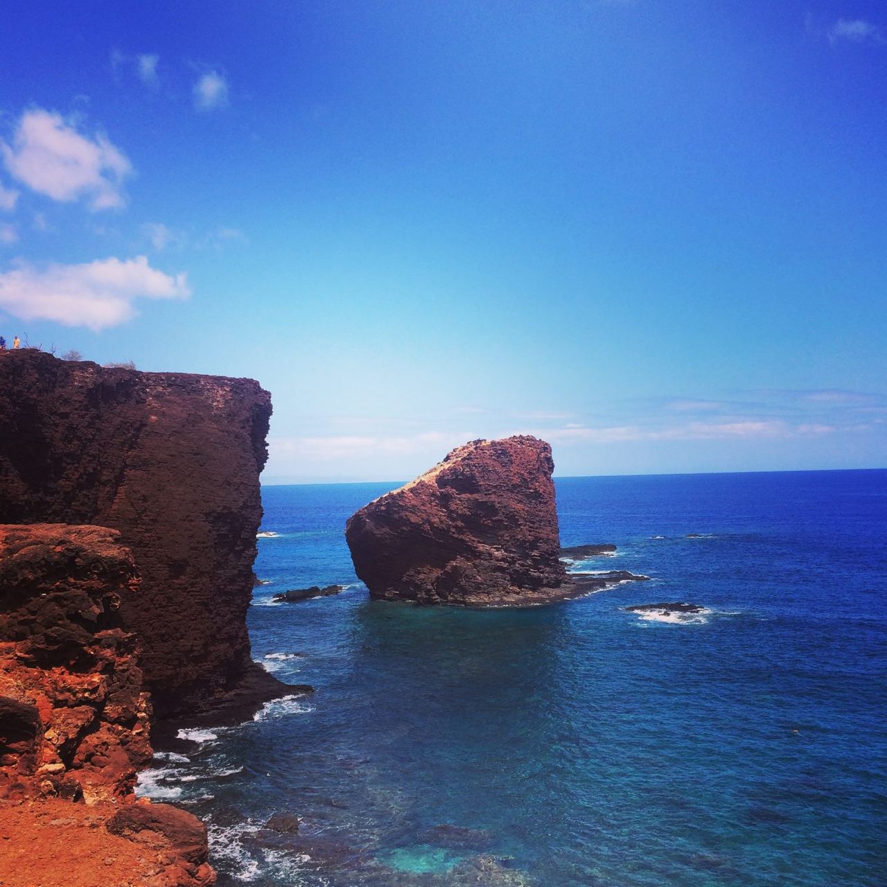 Puʻu Pehe, Sweetheart Rock, standing off the point between Mānele and Hulopoʻe Bays